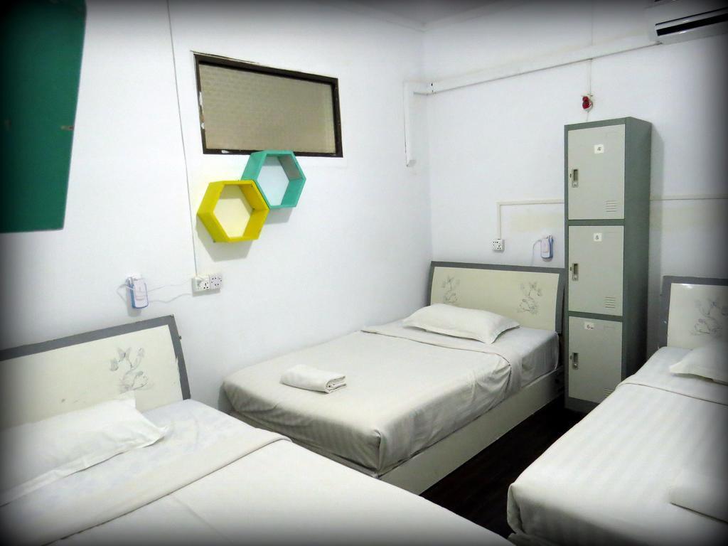 Agga Guest House Yangon Room photo